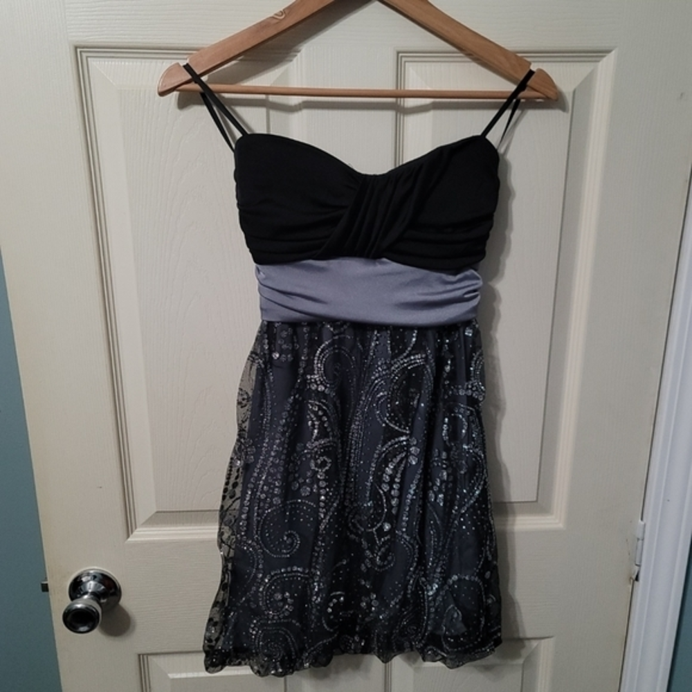 A. Byer Sleeveless Black/Silver Mini Dress Juniors 13